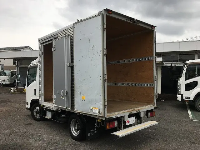 いすゞ エルフ TRG-NLR85AN(2WD)の写真11