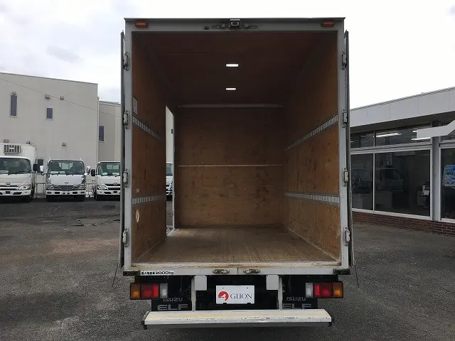 いすゞ エルフ TRG-NLR85AN(2WD)の写真12