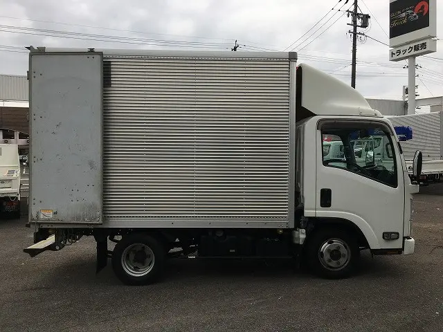 いすゞ エルフ TRG-NLR85AN(2WD)の写真14