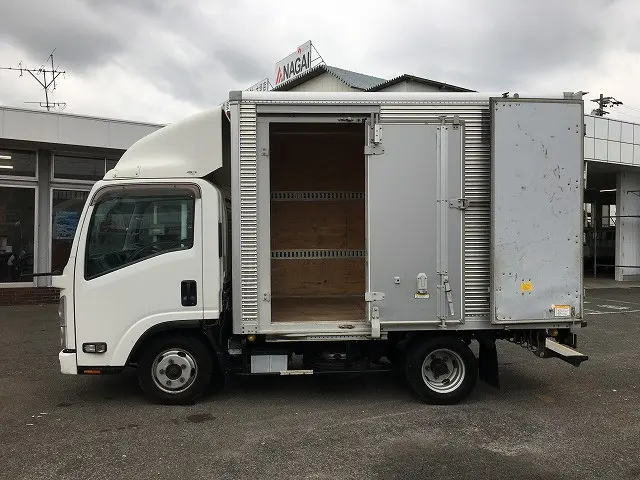 いすゞ エルフ TRG-NLR85AN(2WD)の写真15