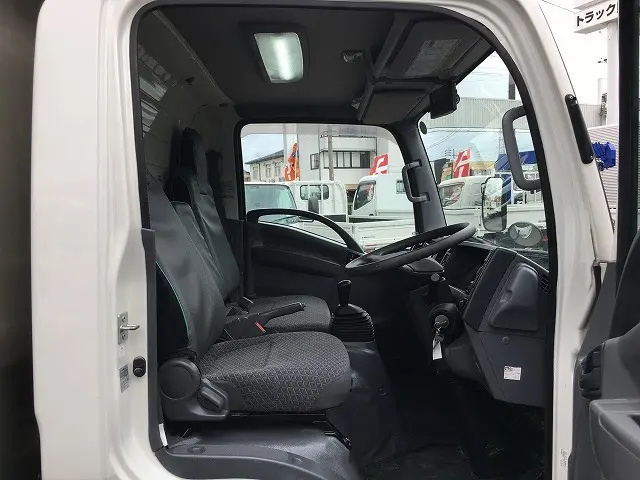 いすゞ エルフ TRG-NLR85AN(2WD)の写真37