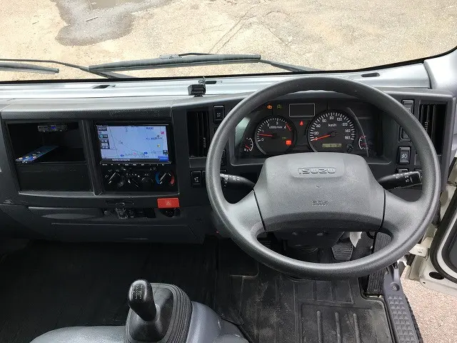 いすゞ エルフ TRG-NLR85AN(2WD)の写真40