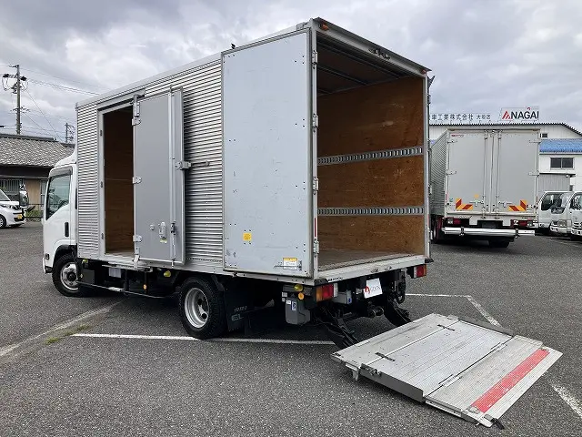 いすゞ エルフ 2RG-NPR88AN(2WD)の写真1