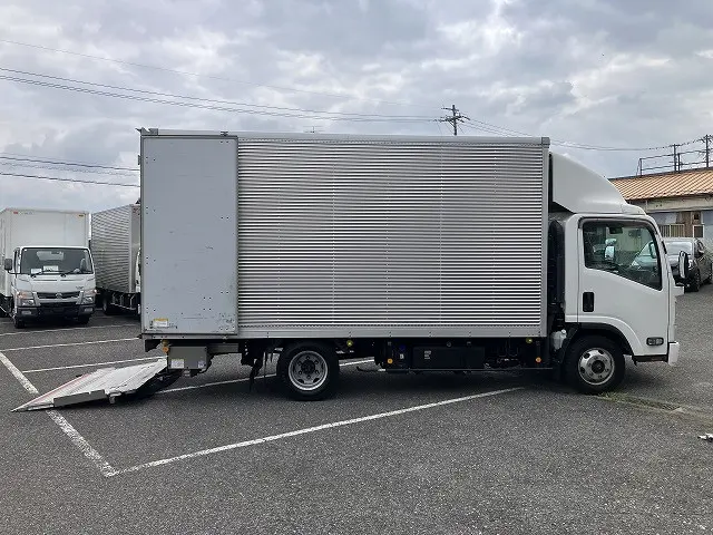 いすゞ エルフ 2RG-NPR88AN(2WD)の写真5