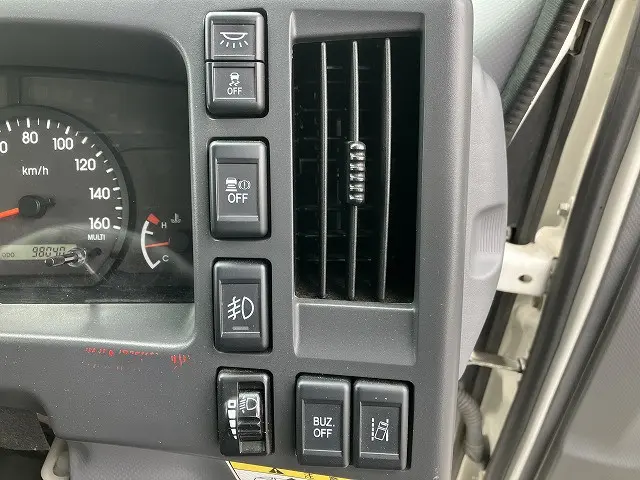 いすゞ エルフ 2RG-NPR88AN(2WD)の写真38