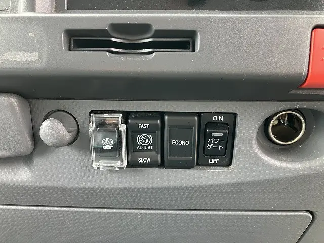 いすゞ エルフ 2RG-NPR88AN(2WD)の写真40