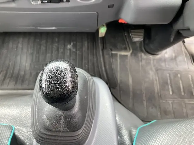 いすゞ エルフ 2RG-NPR88AN(2WD)の写真45