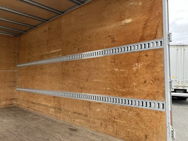 いすゞ エルフ 2RG-NPR88AN(2WD)の写真47