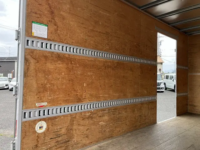 いすゞ エルフ 2RG-NPR88AN(2WD)の写真48