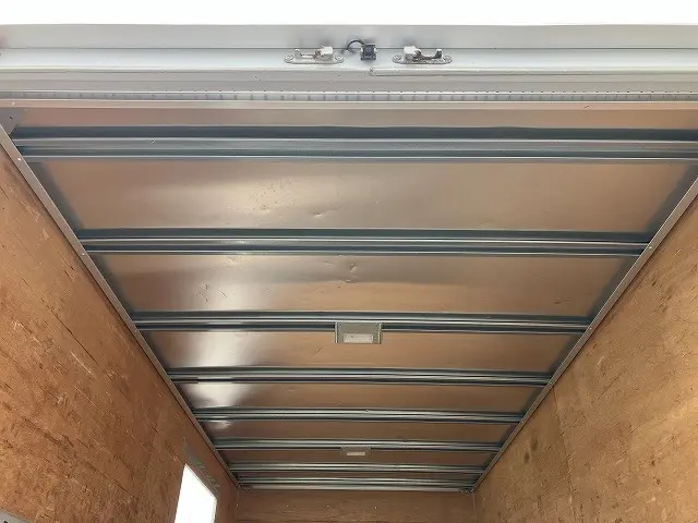 いすゞ エルフ 2RG-NPR88AN(2WD)の写真49