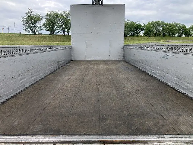 いすゞ フォワード 2RG-FRR90T2(2WD)の写真16