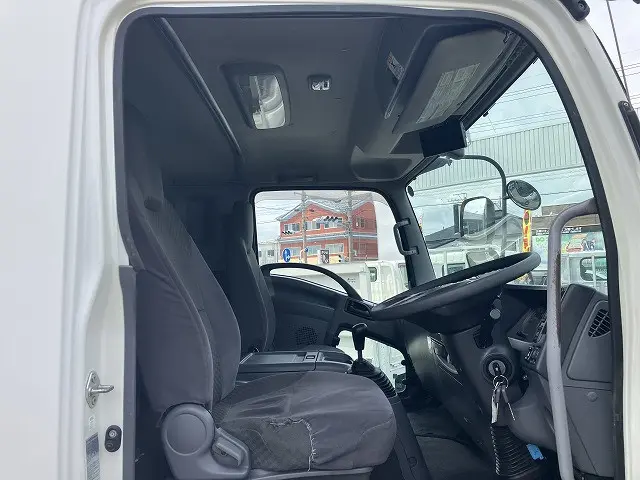 いすゞ フォワード 2RG-FRR90T2(2WD)の写真18