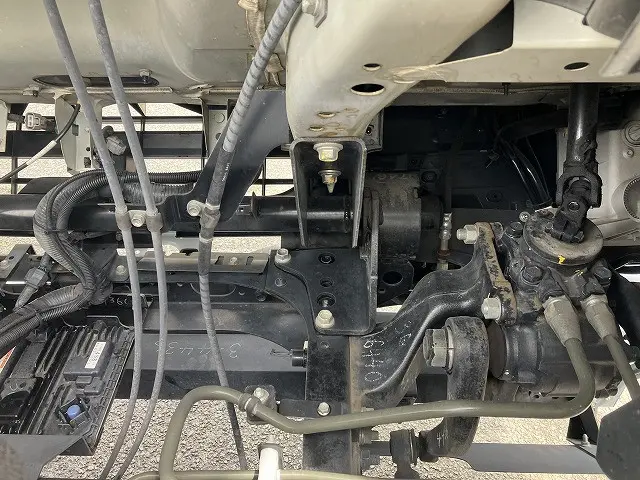 いすゞ フォワード 2RG-FRR90T2(2WD)の写真27