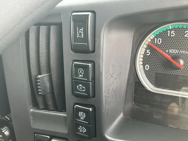 いすゞ フォワード 2RG-FRR90T2(2WD)の写真31