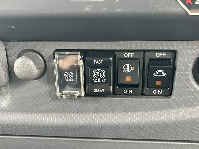 いすゞ フォワード 2RG-FRR90T2(2WD)の写真33