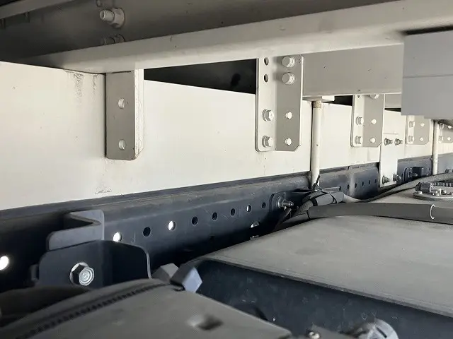 いすゞ フォワード 2RG-FRR90T2(2WD)の写真40