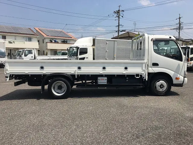 トヨタ ダイナ 2RG-XZU655(2WD)の写真8
