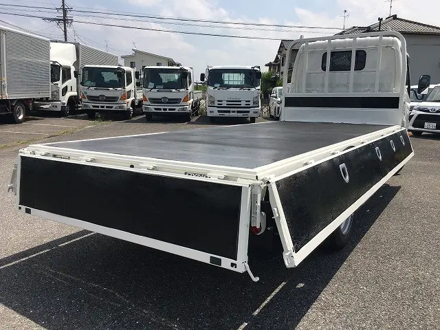 トヨタ ダイナ 2RG-XZU655(2WD)の写真13