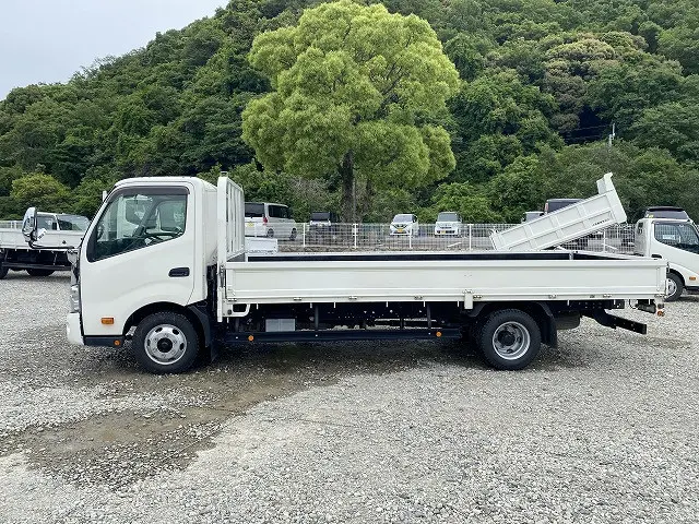 トヨタ ダイナ TKG-XZU722(2WD)の写真4