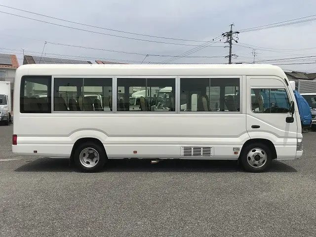 トヨタ コースター SKG-XZB70(2WD)の写真8