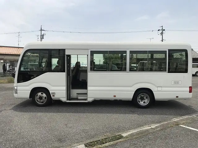 トヨタ コースター SKG-XZB70(2WD)の写真11