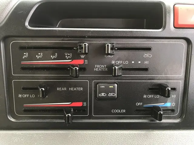 トヨタ コースター SKG-XZB70(2WD)の写真21