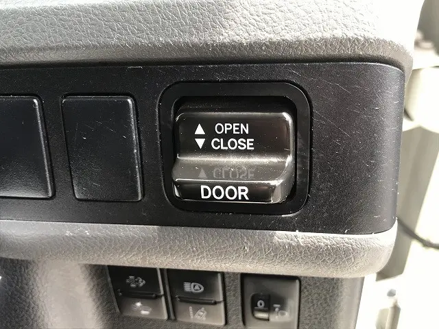 トヨタ コースター SKG-XZB70(2WD)の写真22