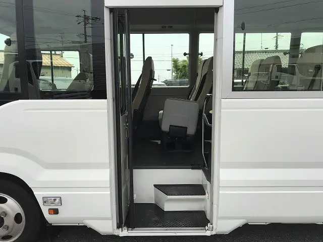 トヨタ コースター SKG-XZB70(2WD)の写真26