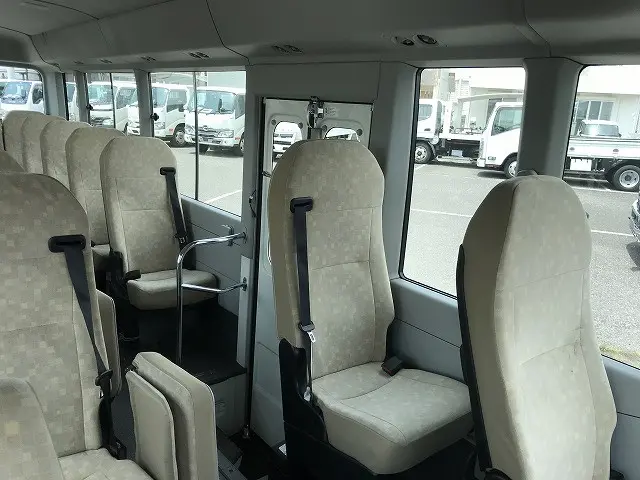 トヨタ コースター SKG-XZB70(2WD)の写真32