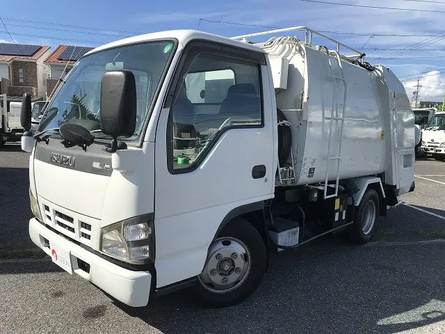 いすゞ エルフ PB-NKR81AN(2WD)の写真1