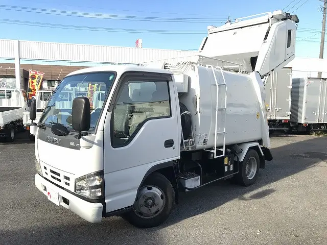 いすゞ エルフ PB-NKR81AN(2WD)の写真9