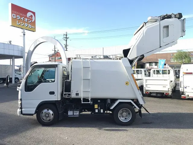 いすゞ エルフ PB-NKR81AN(2WD)の写真12