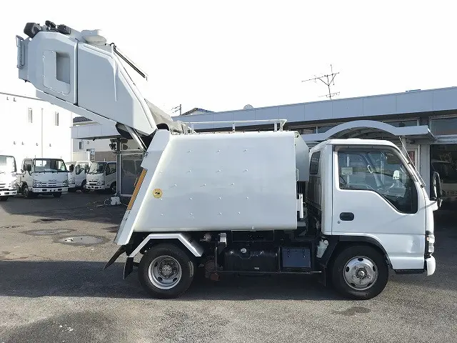 いすゞ エルフ PB-NKR81AN(2WD)の写真13