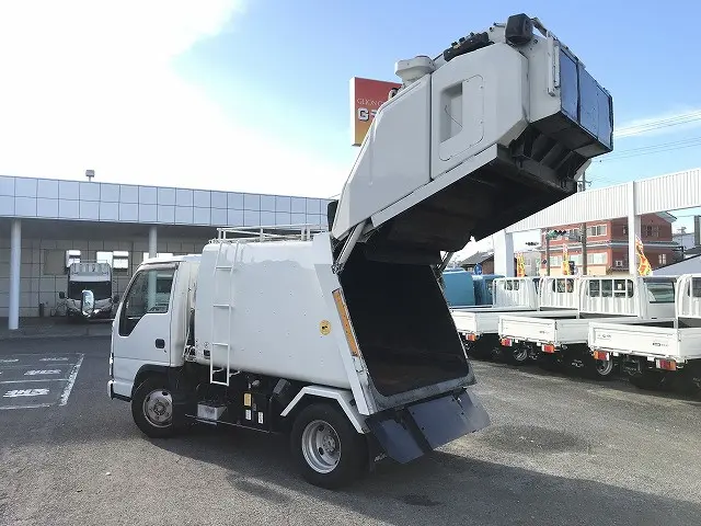 いすゞ エルフ PB-NKR81AN(2WD)の写真14