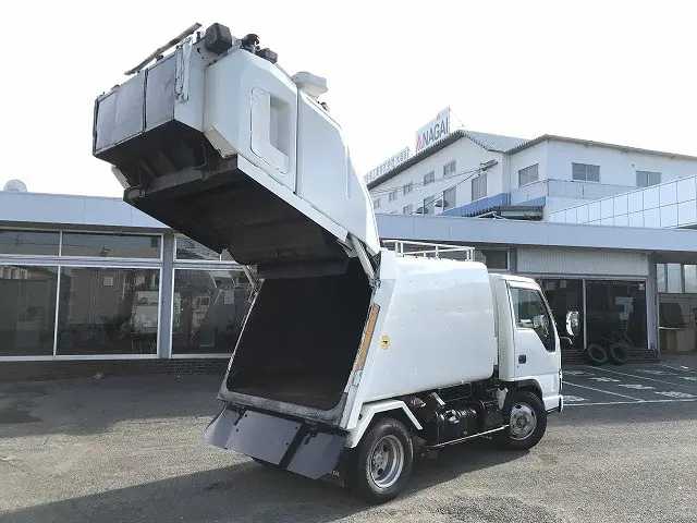 いすゞ エルフ PB-NKR81AN(2WD)の写真16