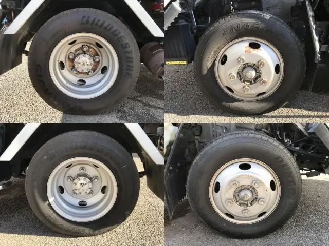 いすゞ エルフ PB-NKR81AN(2WD)の写真22