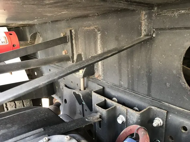 いすゞ エルフ PB-NKR81AN(2WD)の写真24