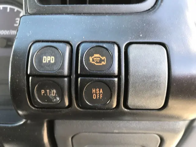 いすゞ エルフ PB-NKR81AN(2WD)の写真30