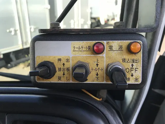いすゞ エルフ PB-NKR81AN(2WD)の写真37