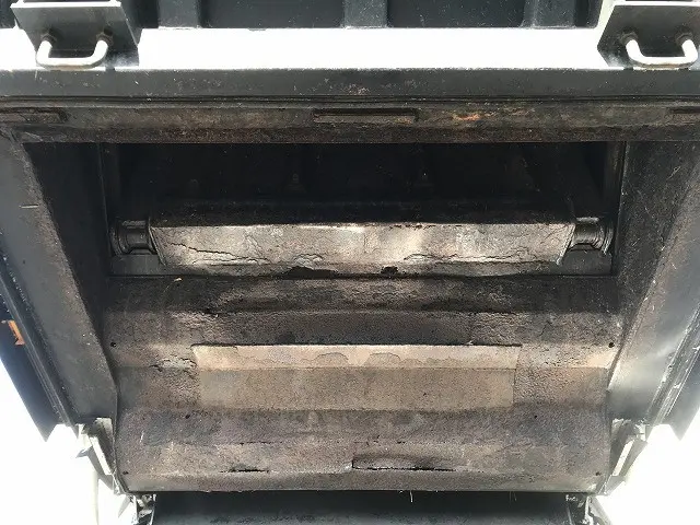 いすゞ エルフ PB-NKR81AN(2WD)の写真39