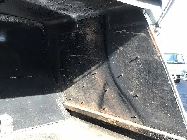 いすゞ エルフ PB-NKR81AN(2WD)の写真41