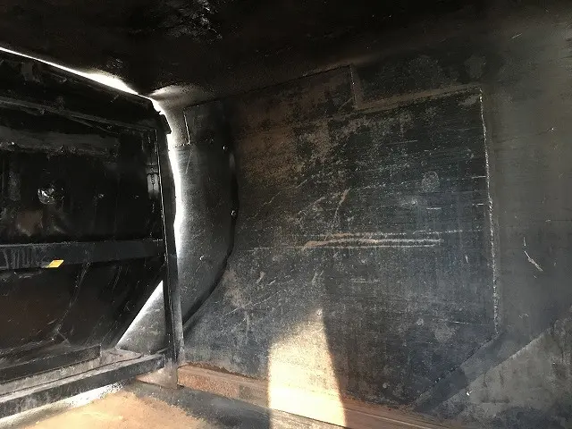 いすゞ エルフ PB-NKR81AN(2WD)の写真44