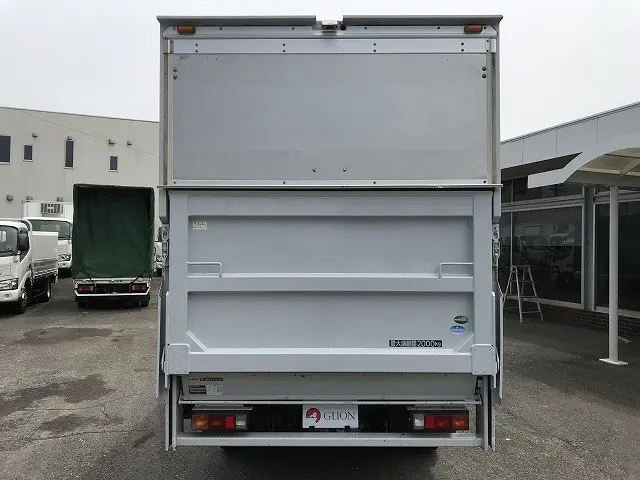 三菱 キャンター TPG-FEA50(2WD)の写真2