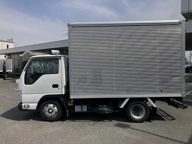 いすゞ エルフ TPG-NHR85AN(2WD)の写真4