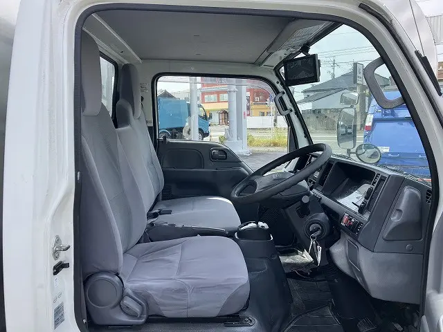 いすゞ エルフ TPG-NHR85AN(2WD)の写真26