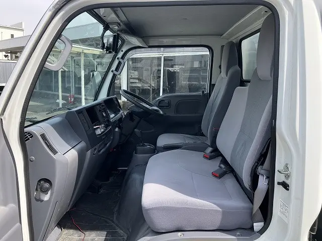 いすゞ エルフ TPG-NHR85AN(2WD)の写真27