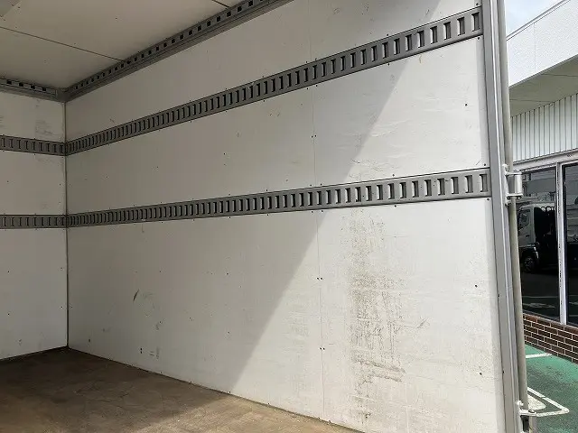 いすゞ エルフ TPG-NHR85AN(2WD)の写真38