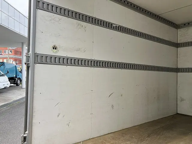 いすゞ エルフ TPG-NHR85AN(2WD)の写真39