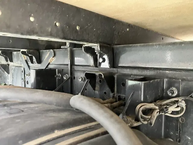 いすゞ エルフ TPG-NHR85AN(2WD)の写真43