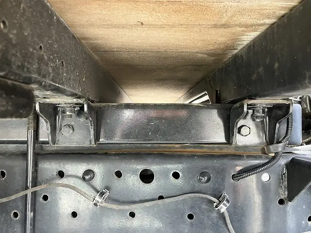 いすゞ エルフ TPG-NHR85AN(2WD)の写真44